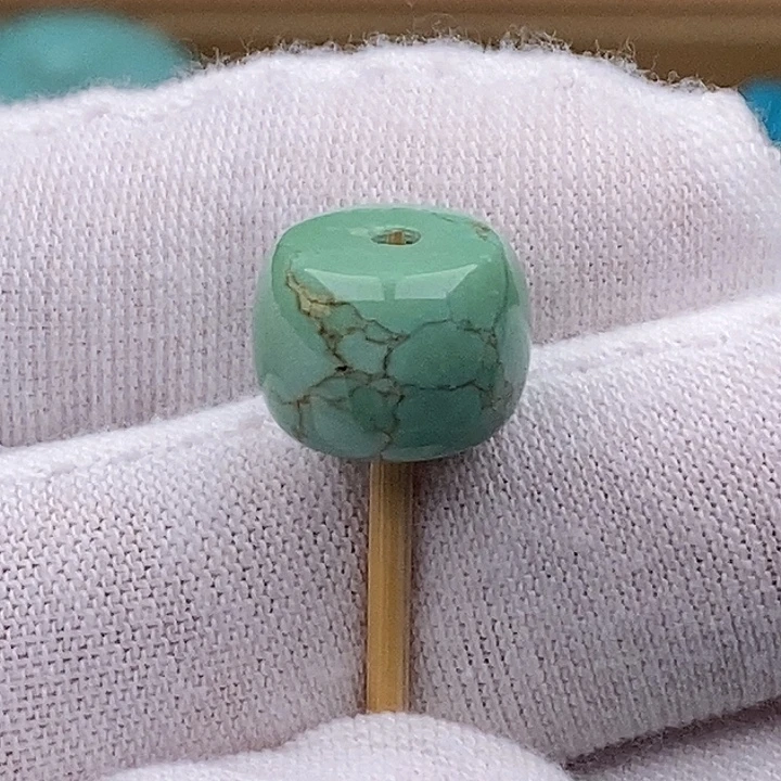 绿松石未镶嵌珠宝奇石11.9