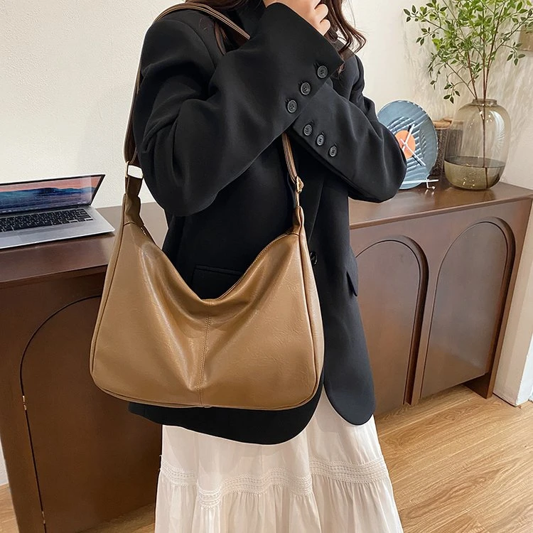 大容量唯美个性饺子包复古托特包女士通勤腋下时尚斜挎简约单肩包