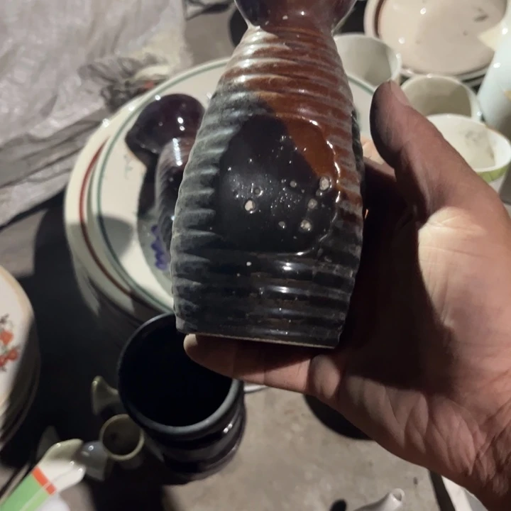 D***）老货盘子碗啥都有