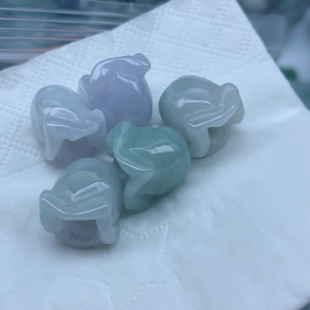 颈饰足铂镶嵌翡翠翡翠
