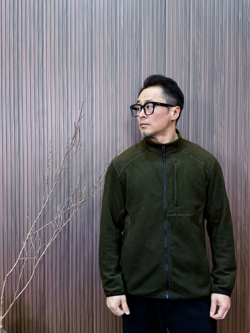 火山岩圆圈绒磨毛立领拉链外套