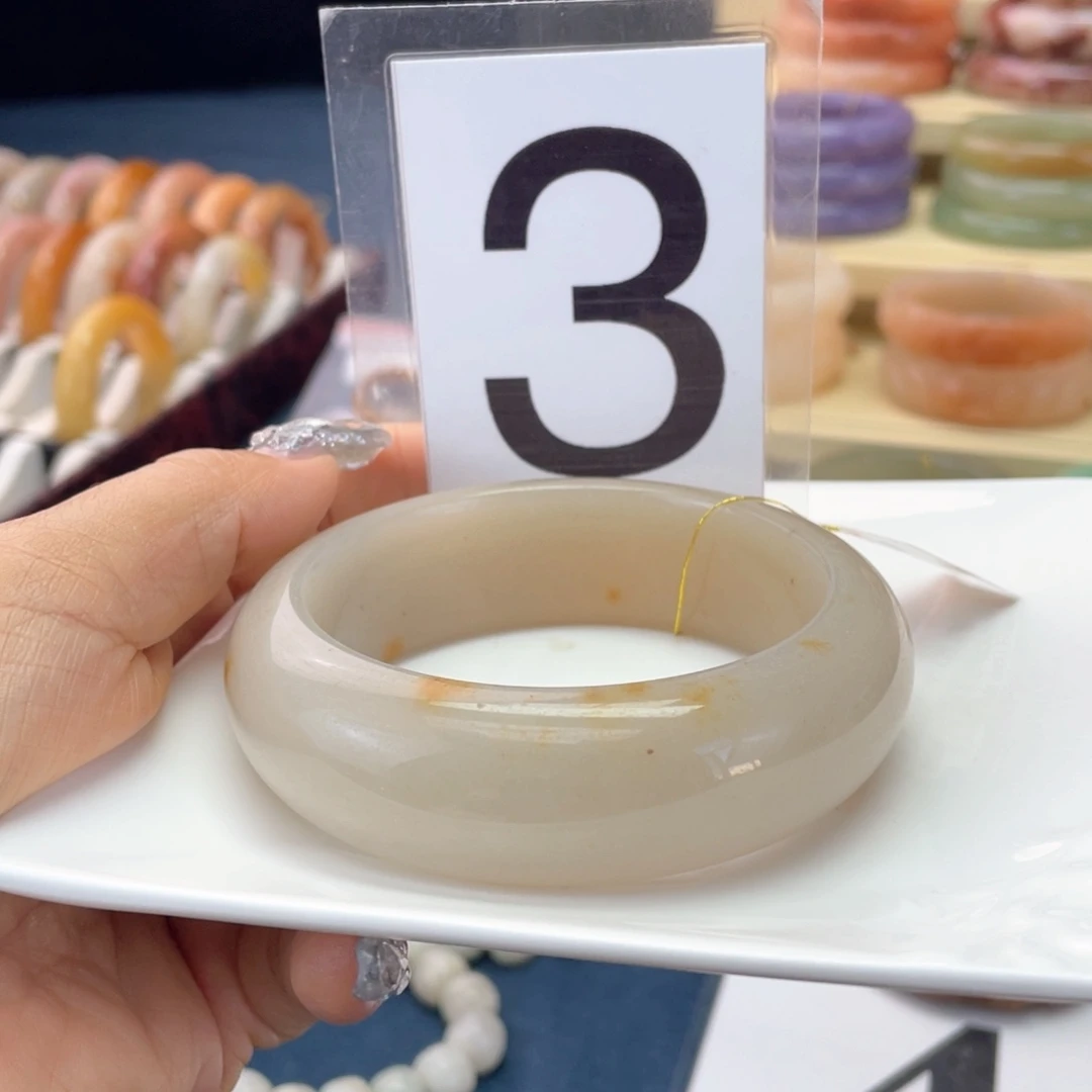 石英质玉未镶嵌手镯62圈