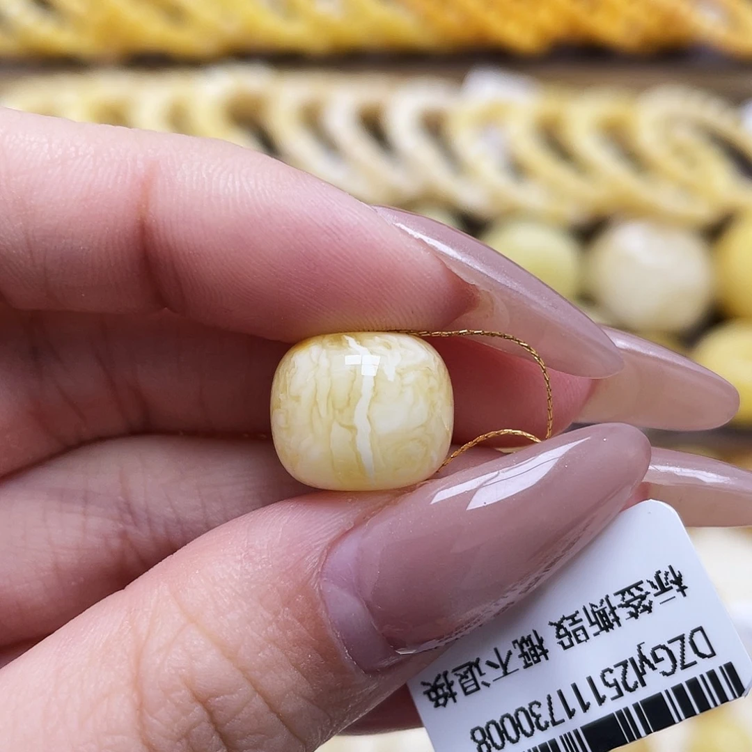 琥珀未镶嵌裸石13.5*11.5mm老型皮色