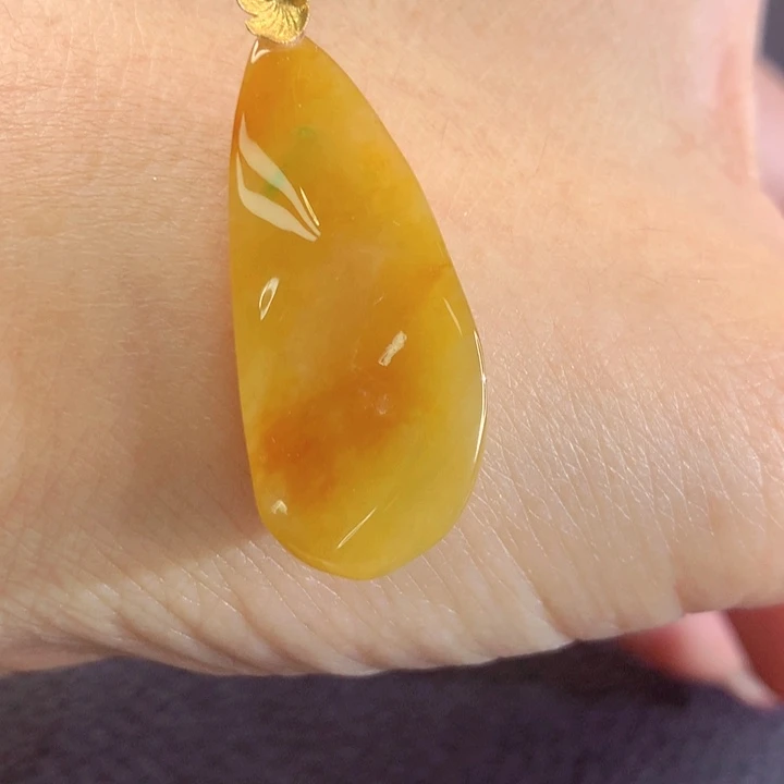 翡翠18K金镶嵌颈饰翡翠
