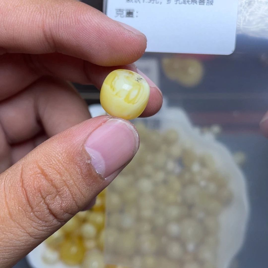 琥珀未镶嵌珠宝奇石