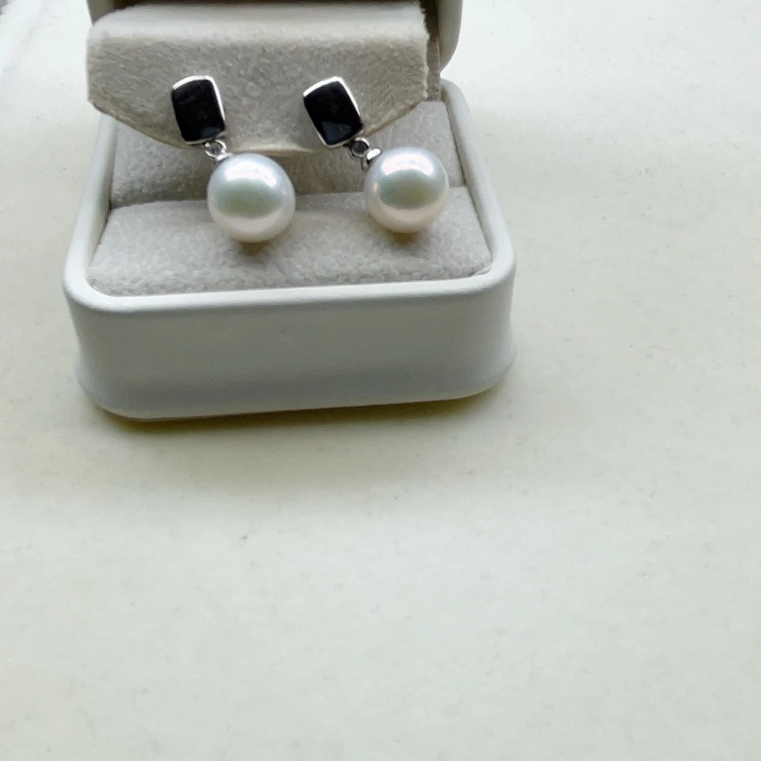 淡水珍珠银S925镶嵌耳饰