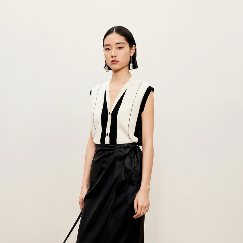 LESS春秋撞色几何巴素兰工艺针织衫女休闲无袖针织马甲2O8312970