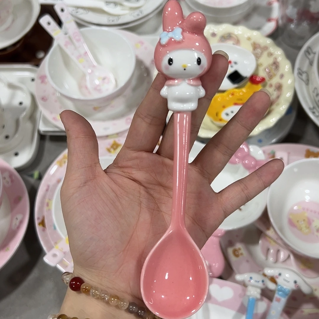 瓷深粉色美乐蒂立体勺一个