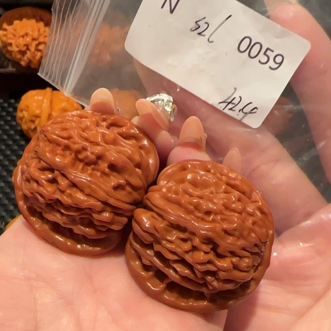 我***的文玩核桃吊坠四座楼42精品