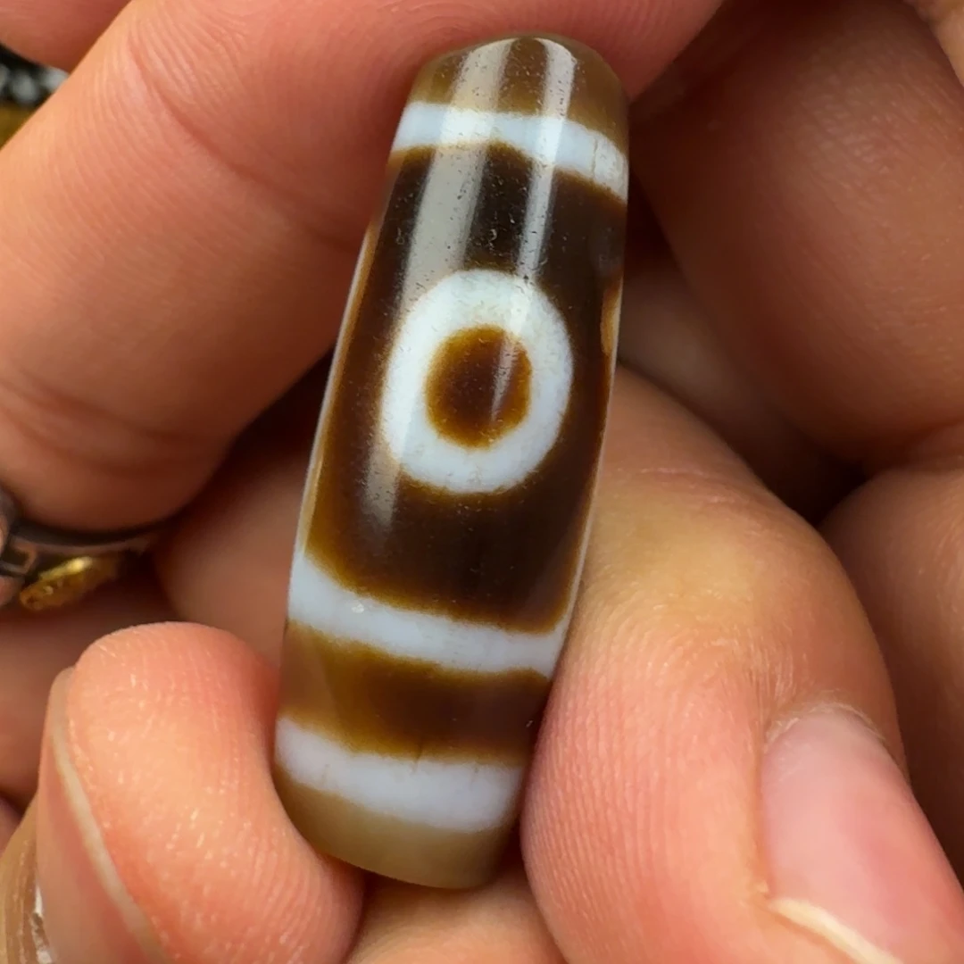 *****非金属非金属仿纯折线两眼项链