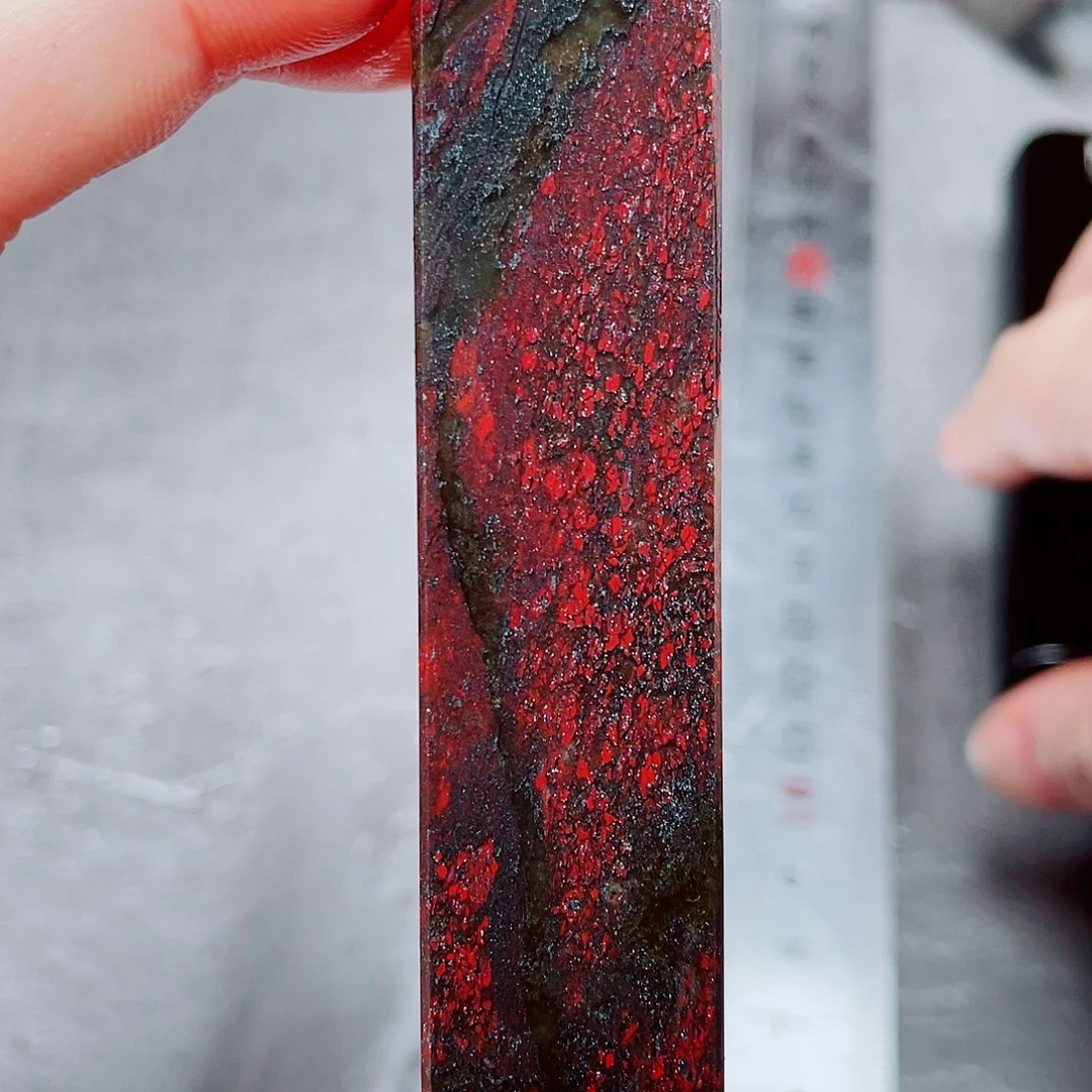 桂林鸡血玉素章镇尺2.0左右老虎洞3