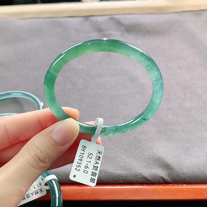 翡翠未镶嵌手镯天然