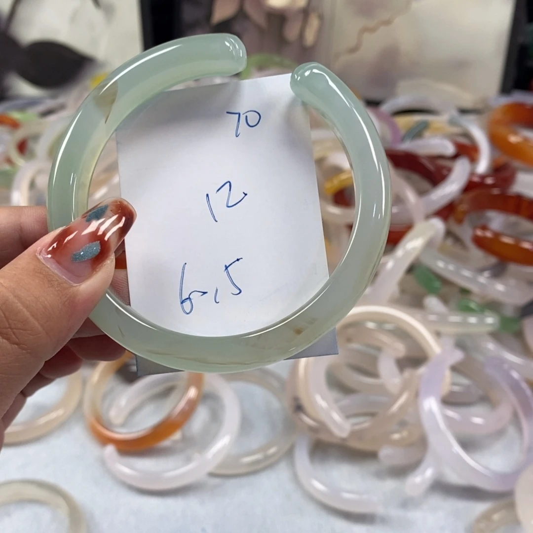 手镯玛瑙/玉髓未镶嵌70