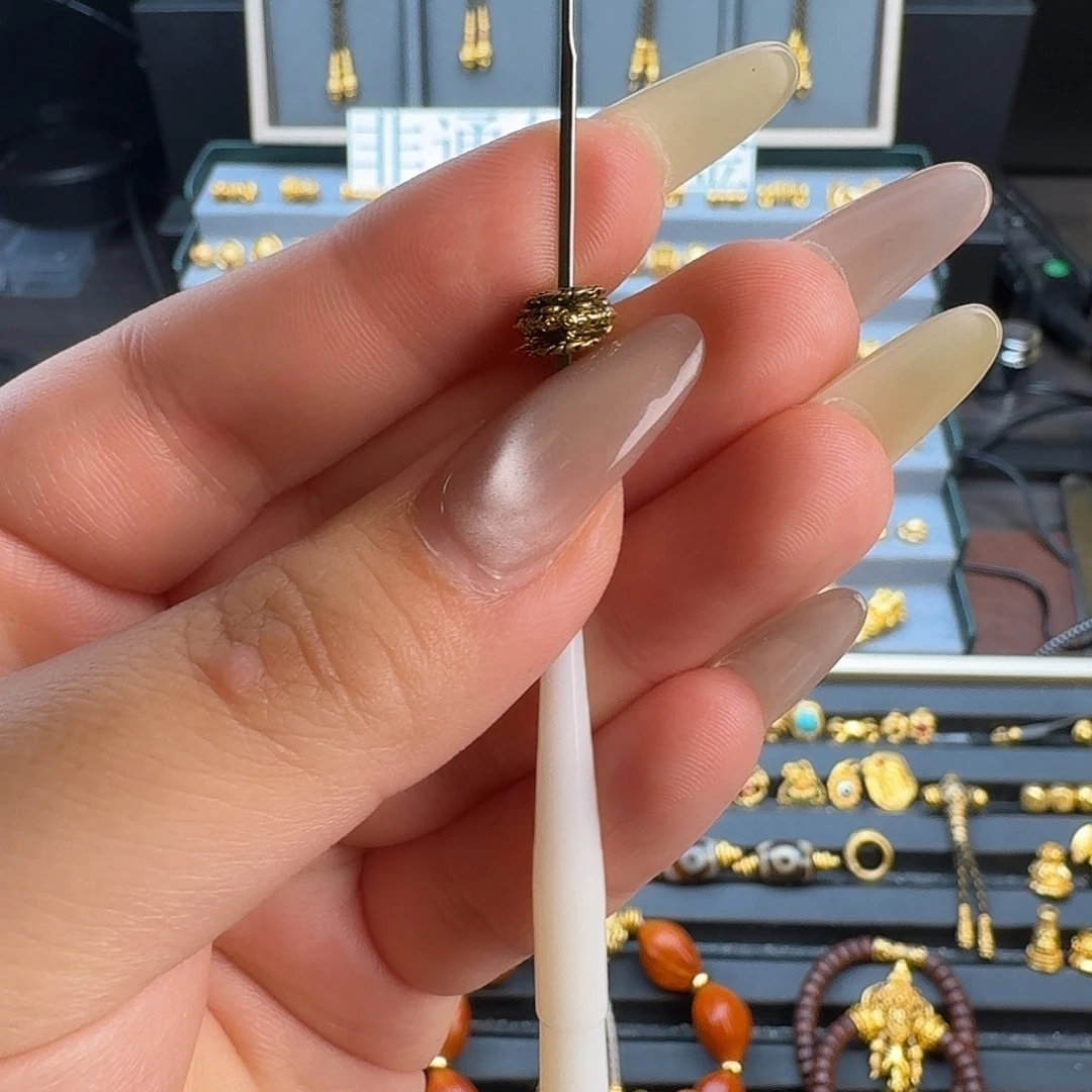 足银合成立方氧化锆