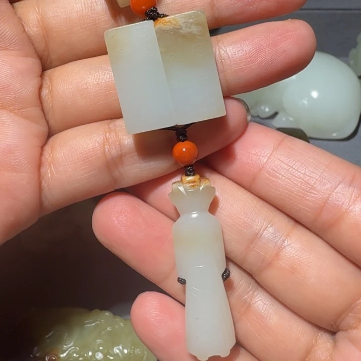 明***傅和田玉未镶嵌挂件