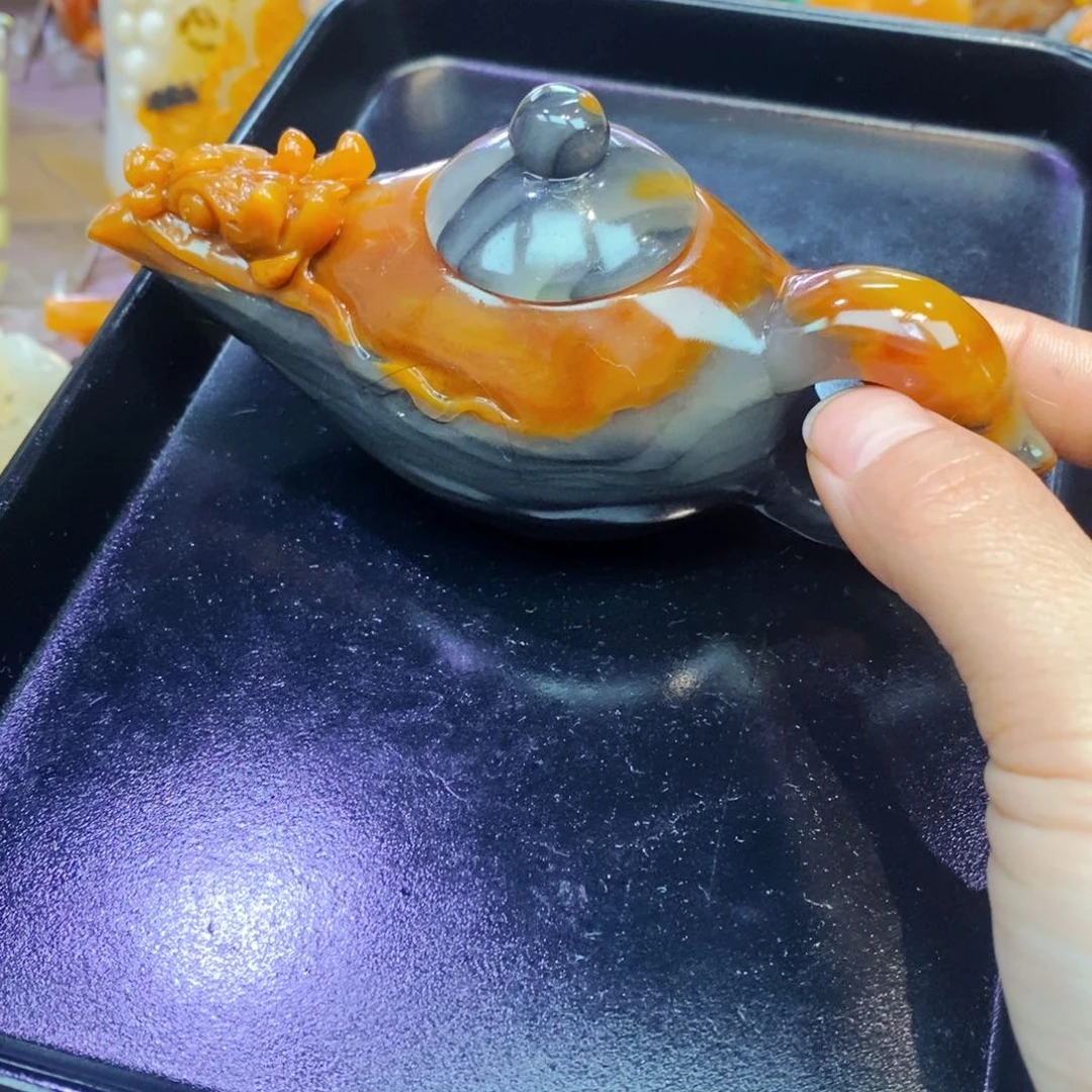 未镶嵌石英质玉（黄龙玉）颈饰