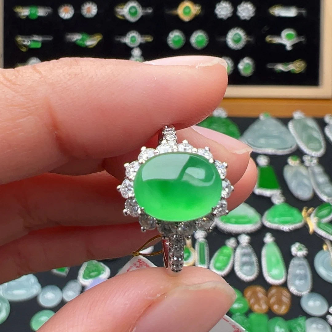 翡翠18K金镶嵌颈饰戒指