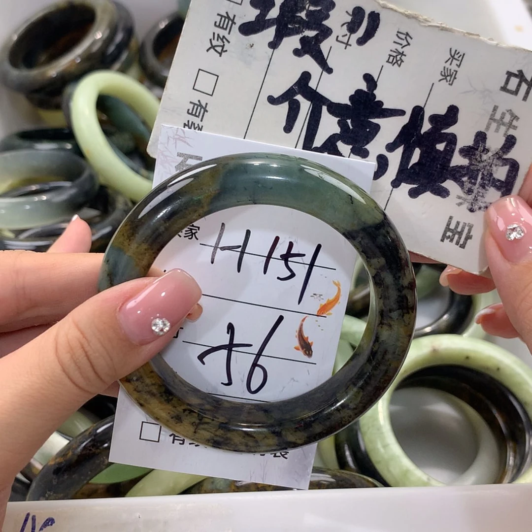 【闪购商品】蛇纹石玉未镶嵌手镯