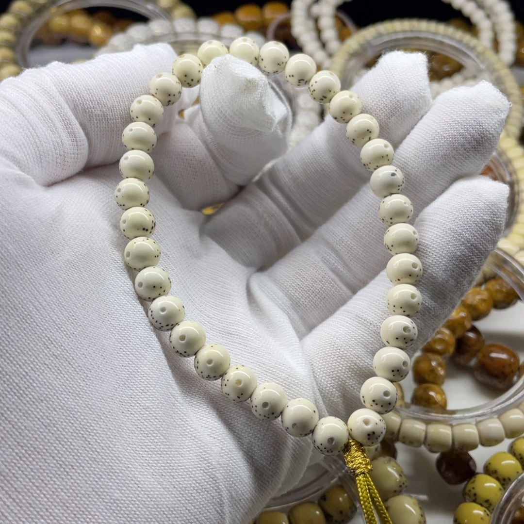 吊坠星月菩提原白手持7圆大眼睛