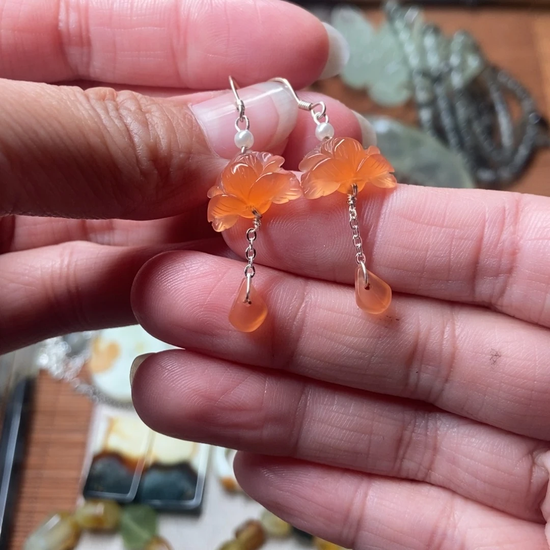 蛇纹石玉未镶嵌耳坠辣***房