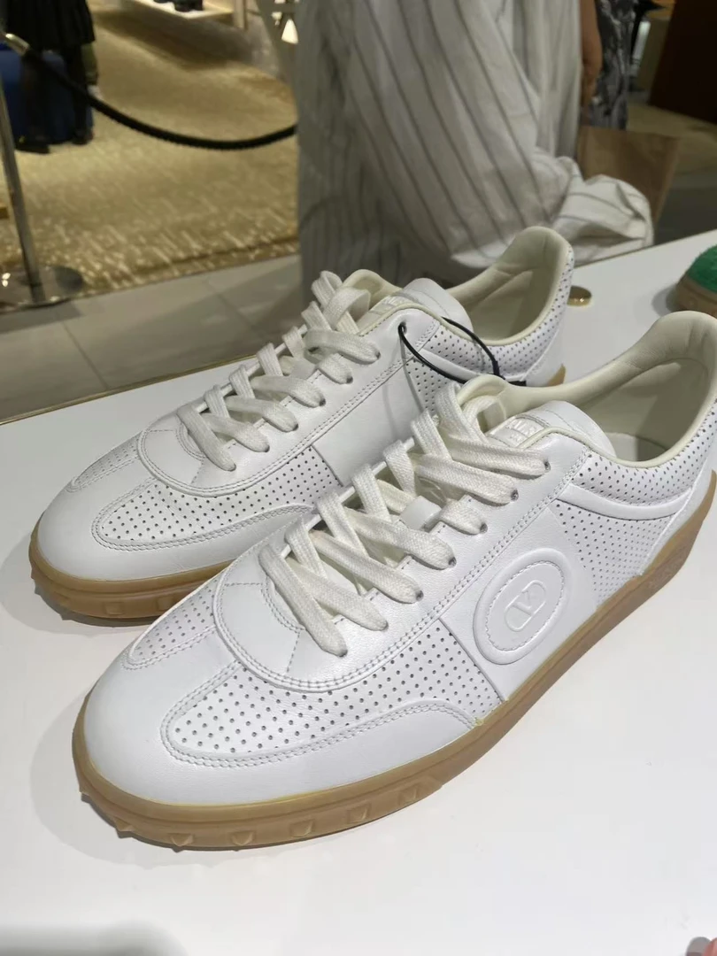 未使用 Valentino/华伦天奴 华伦天奴白色透气德训鞋男款