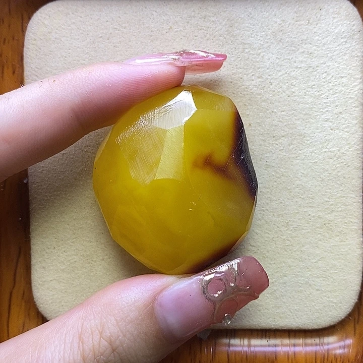 定制琥珀未镶嵌陈