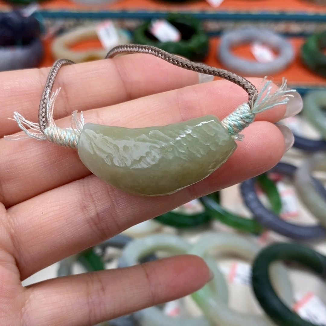 和田玉未镶嵌颈饰且末糖弯管