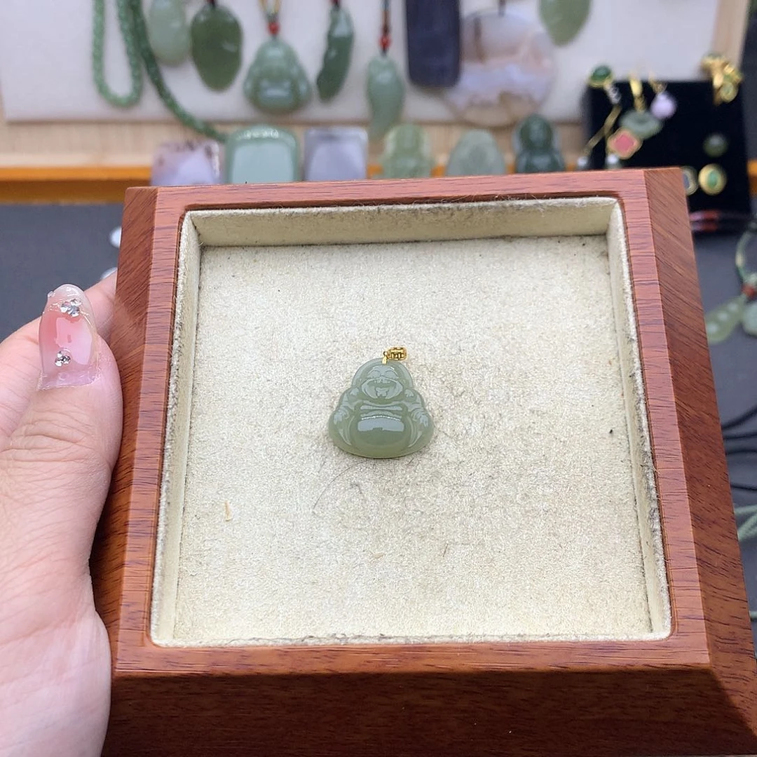 和田玉吊坠(不含链)18K金镶嵌