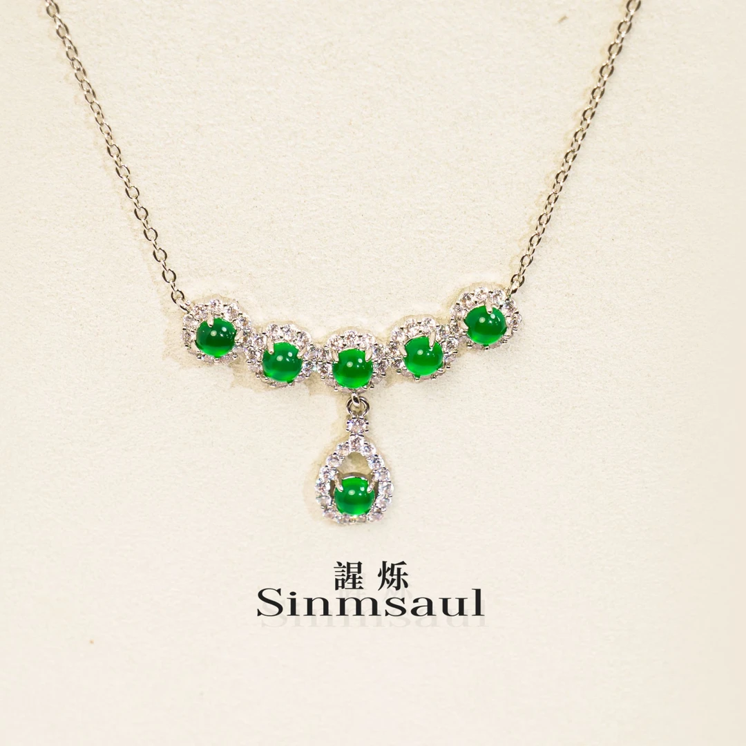 天然绿色玛瑙玉髓吊坠气质锁骨