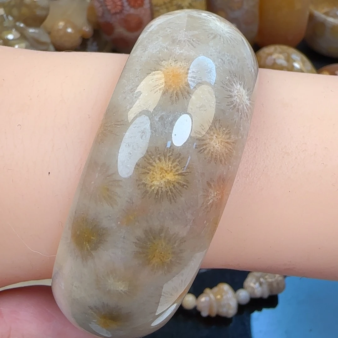 硅化珊瑚（珊瑚玉）未镶嵌手镯57-58圈