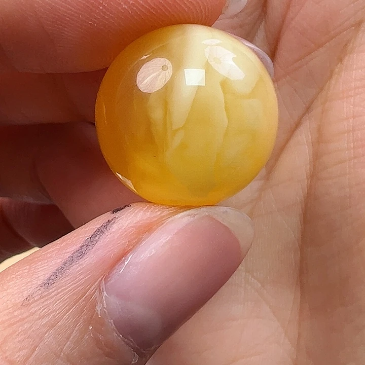 蜜蜡未镶嵌珠宝奇石