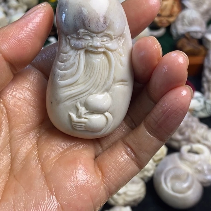 雨***好配饰鹿角雕刻一个出