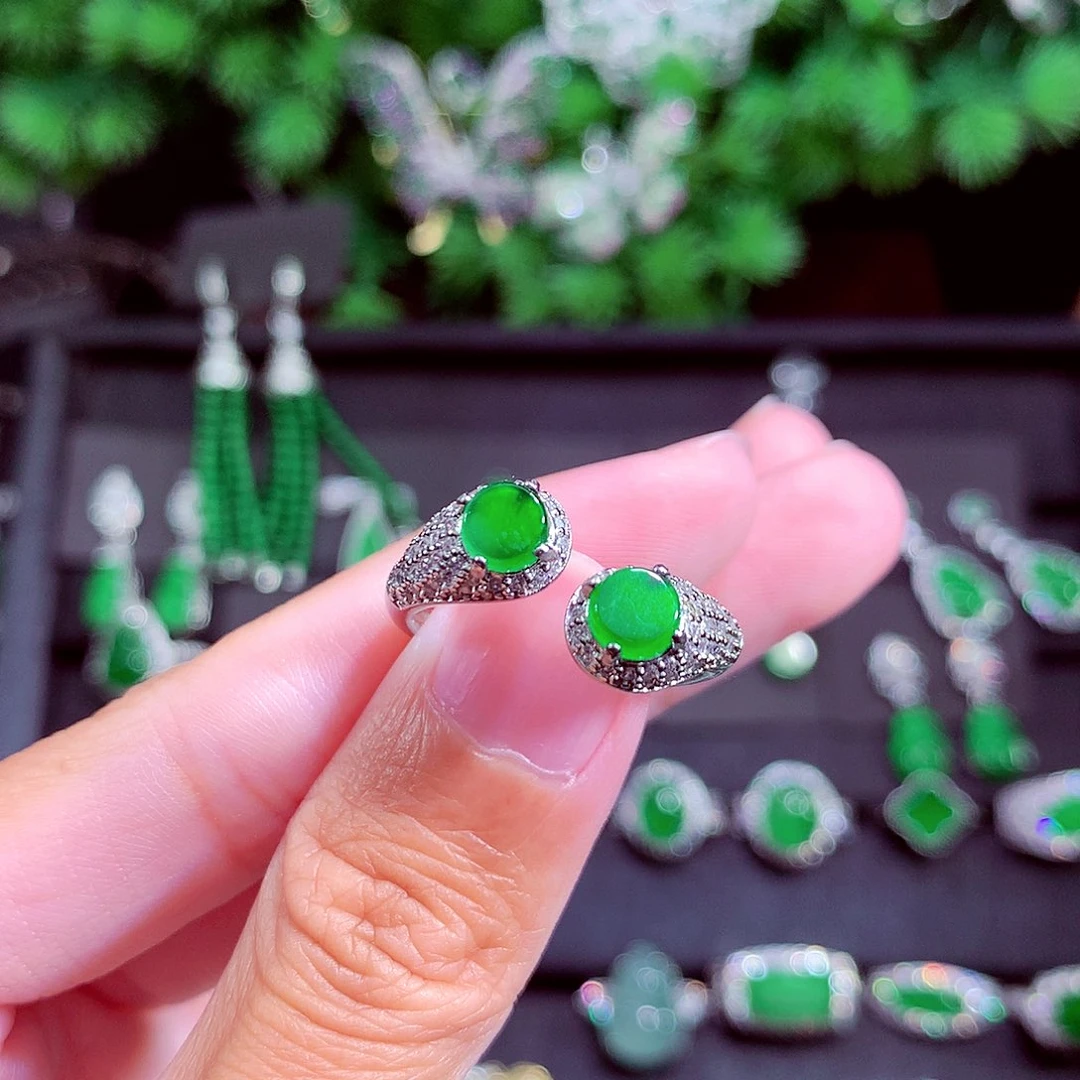 颈饰未镶嵌翡翠天然