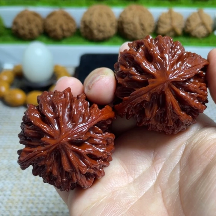 文玩核桃把件玉玲珑