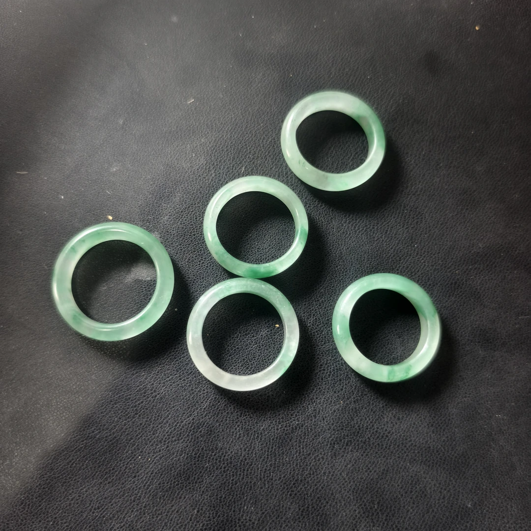 天然翠玉戒圈（多样性发货）拍一发一