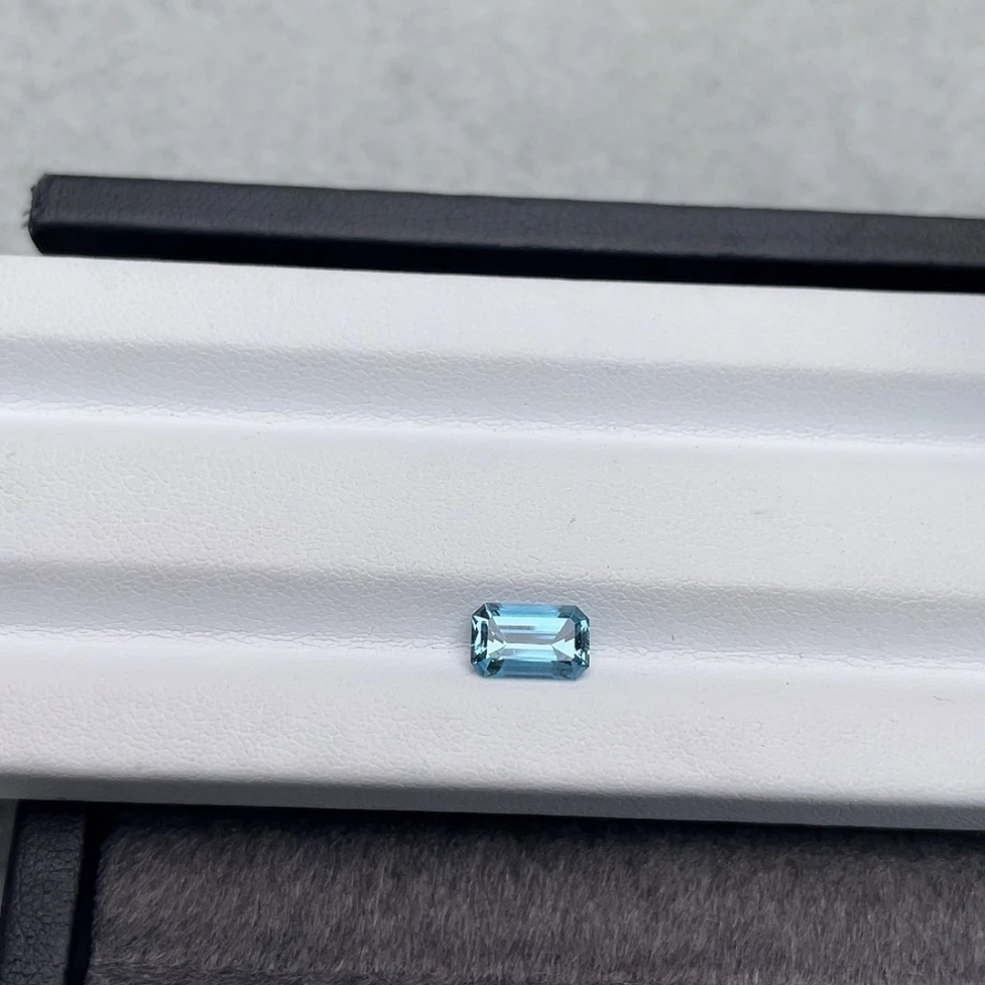 海蓝宝石裸石未镶嵌1.07ct超圣海蓝宝吉尔德vb