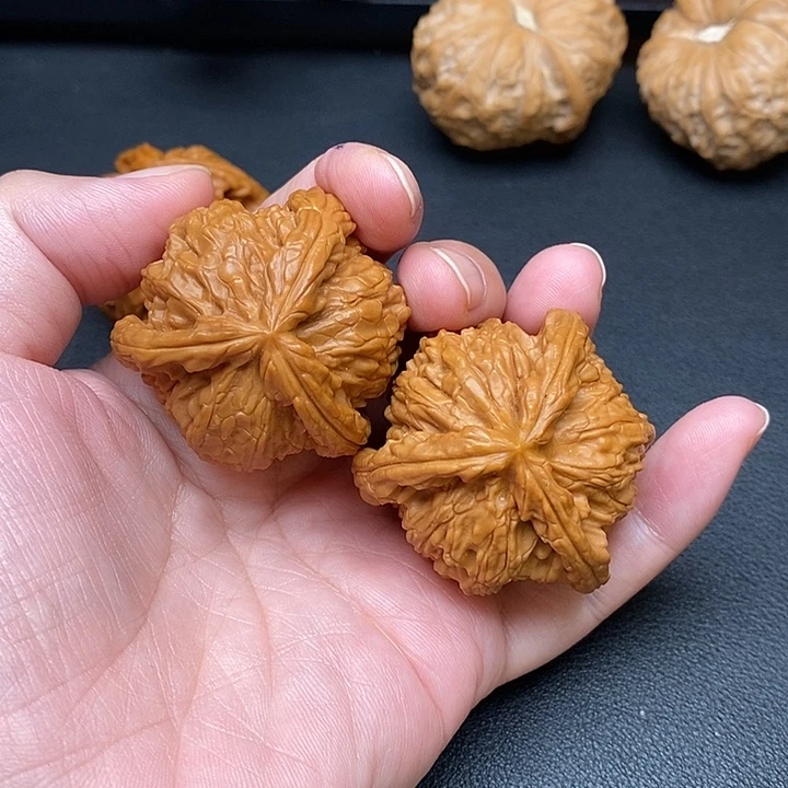 冰***极把件文玩核桃白奔