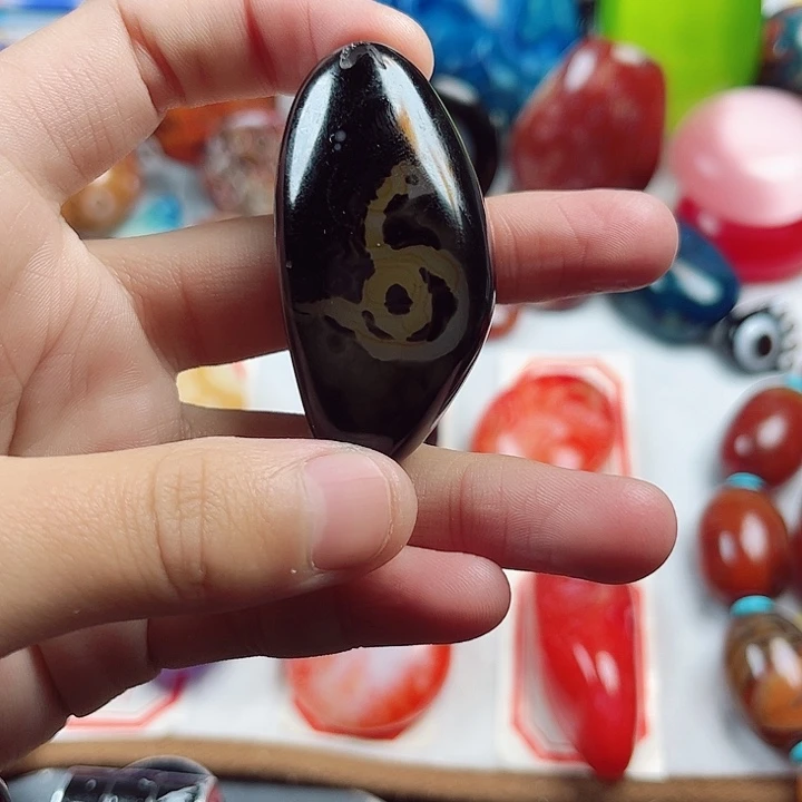 玛瑙/玉髓未镶嵌珠宝奇石