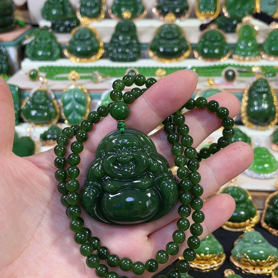 颈饰18K金镶嵌和田玉（碧玉）辣绿佛公46*48mm