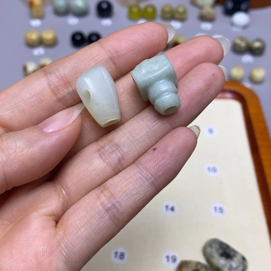 蛇纹石玉配饰合金吉**柳