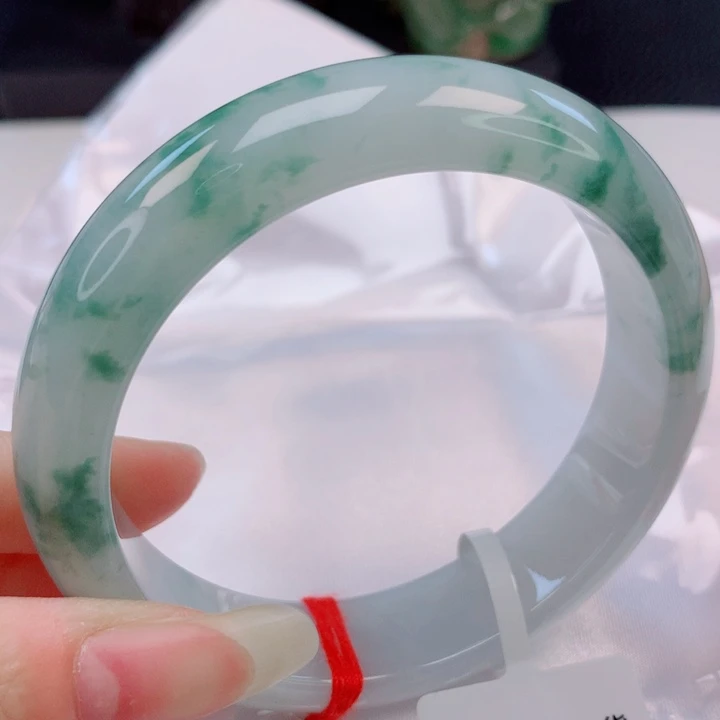 翡翠手镯未镶嵌58圈