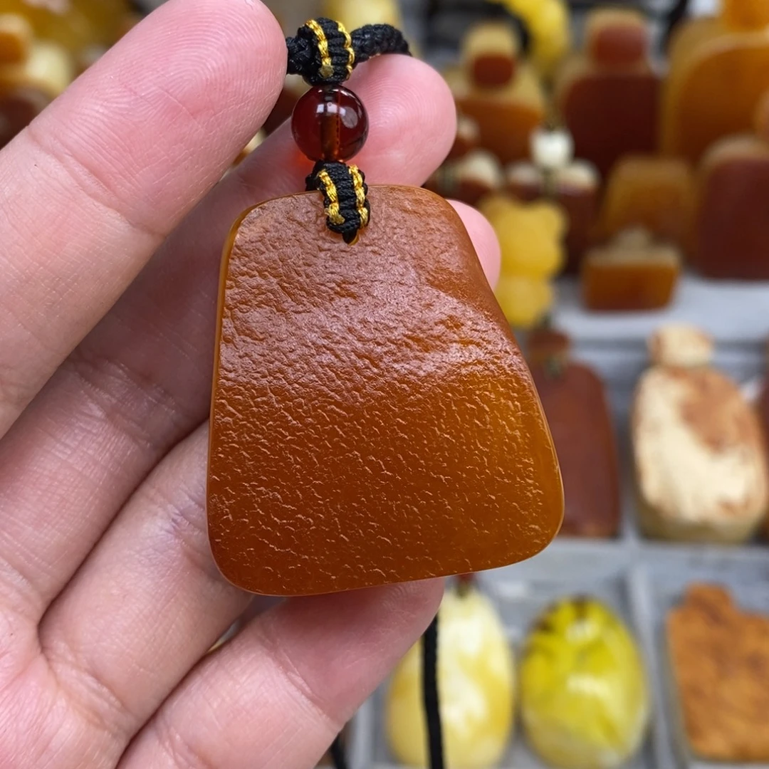 蜜蜡未镶嵌珠宝奇石