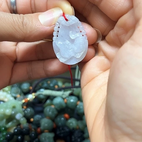 翡翠未镶嵌颈饰挂件
