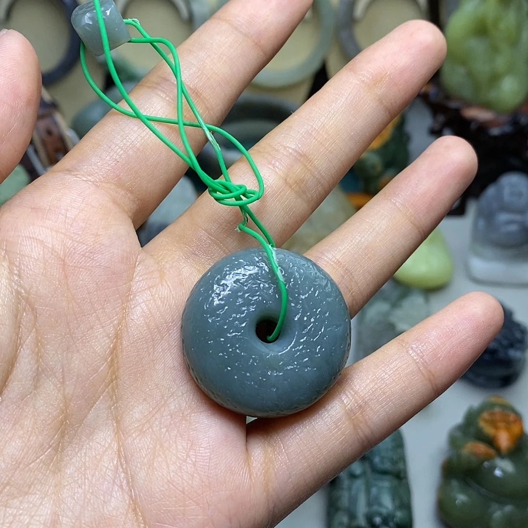 和田玉未镶嵌颈饰沅*