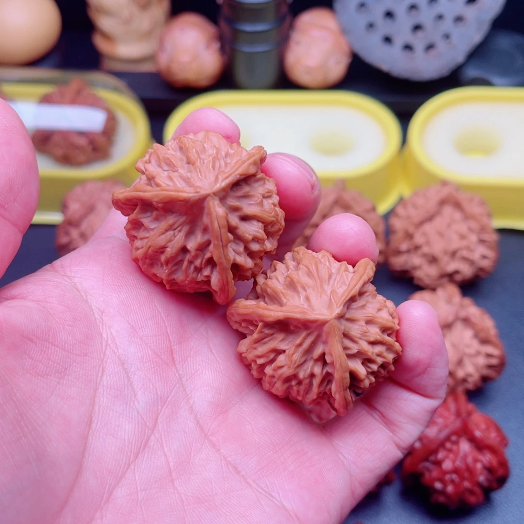 文玩核桃把件小秦闷狮子头三棱38×37×37