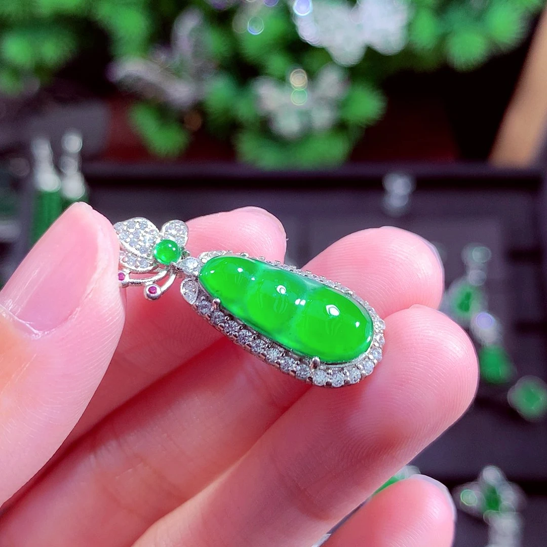 颈饰未镶嵌翡翠天然