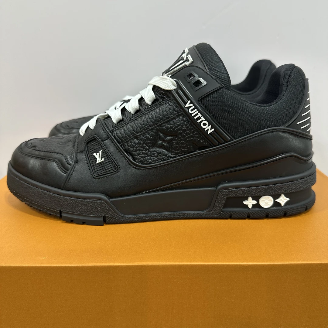 99新 LouisVuitton/路易威登 42码 trainer 黑武士 低帮板鞋