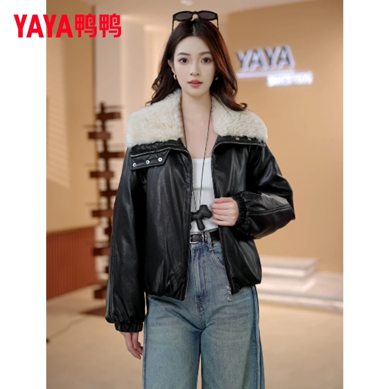 YAYA/鸭鸭时尚休闲拼接毛领小众炸街高级感女装短款羽绒服皮衣