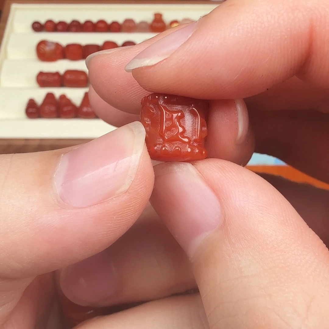 南红玛瑙未镶嵌颈饰