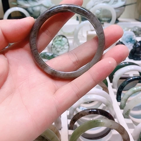 独山玉未镶嵌手镯吉*
